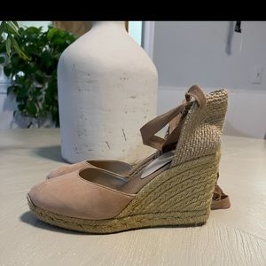 Nude Wedges